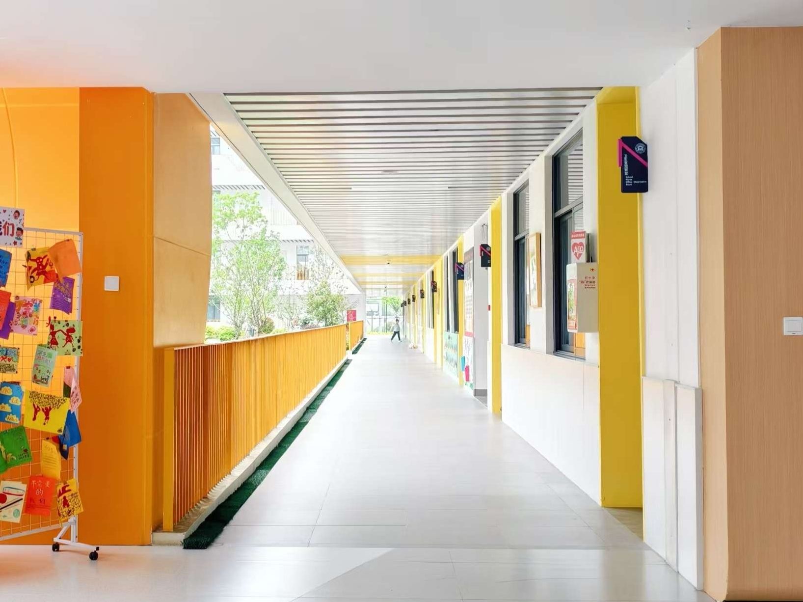 Giữ gìn khuôn viên trường sạch sẽ: Jiechi phục vụ trường Songjiang Aiju