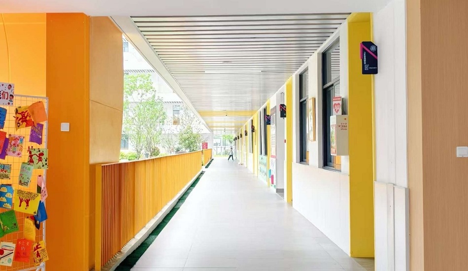 Giữ gìn khuôn viên trường sạch sẽ: Jiechi phục vụ trường Songjiang Aiju